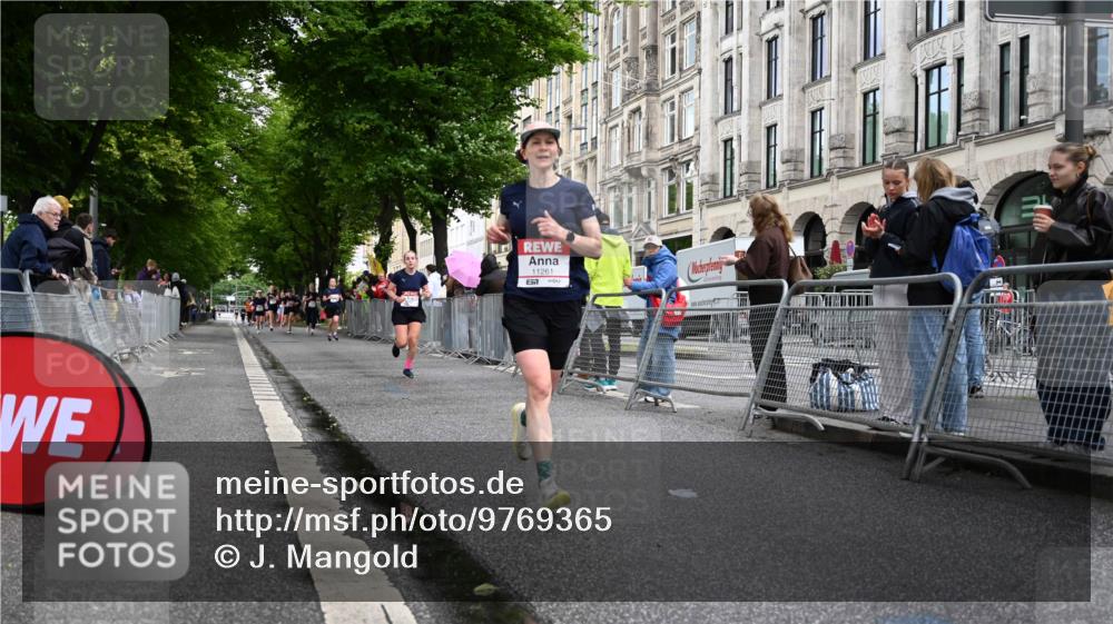 14.06.2026 - REWE Women's Run J. Mangold http://msf.ph/oto/9769365 14.06.2026 09:52:14 Ziel 10954, 11228, 11261 meine-sportfotos.de