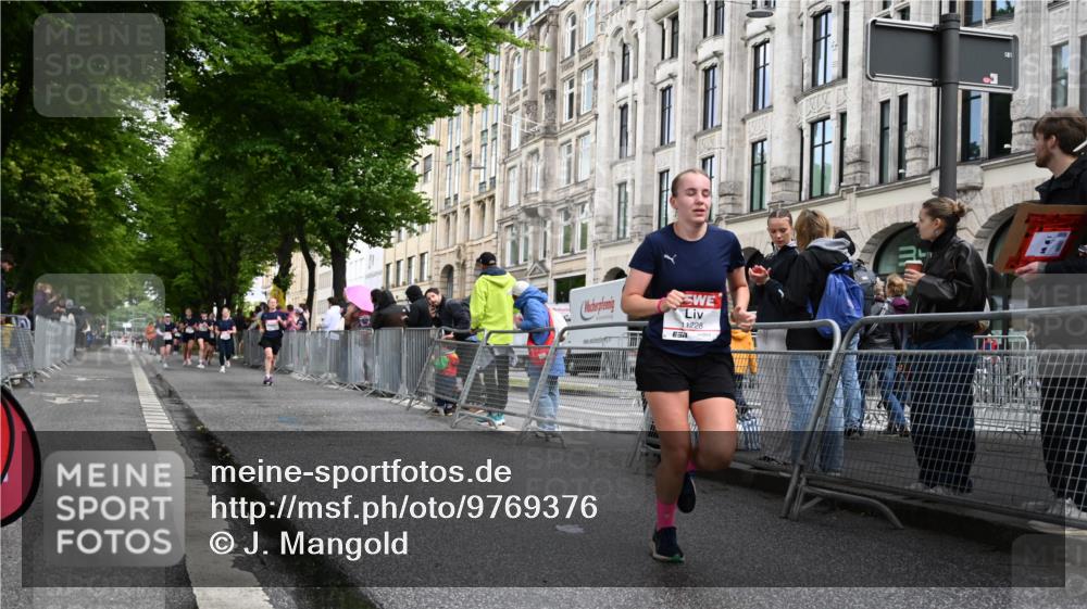 14.06.2026 - REWE Women's Run J. Mangold http://msf.ph/oto/9769376 14.06.2026 09:52:18 Ziel 10168, 11228, 11261 meine-sportfotos.de