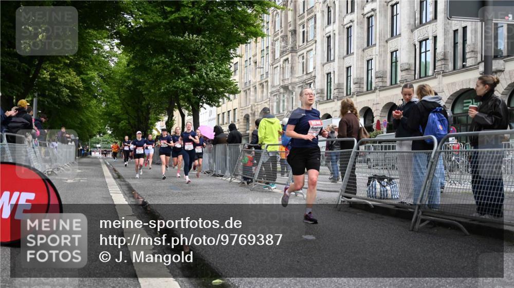 14.06.2026 - REWE Women's Run J. Mangold http://msf.ph/oto/9769387 14.06.2026 09:52:23 Ziel 10168, 10422, 10942, 11174, 11326, 11467, 11519 meine-sportfotos.de