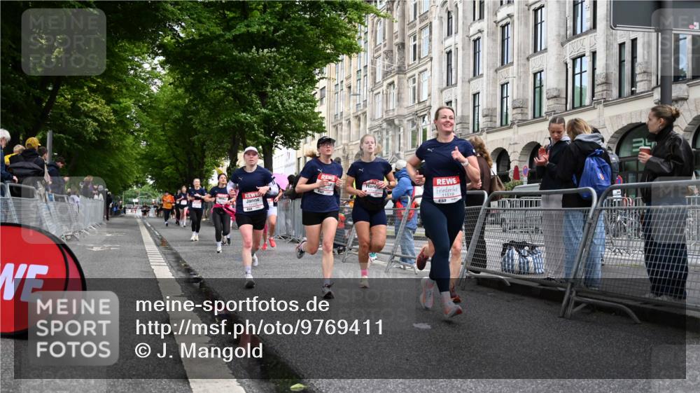 14.06.2026 - REWE Women's Run J. Mangold http://msf.ph/oto/9769411 14.06.2026 09:52:26 Ziel 10168, 10278, 10422, 10490, 10686, 10942, 11174, 11326, 11467, 11519 meine-sportfotos.de