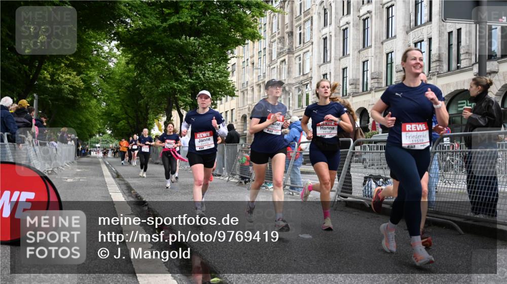 14.06.2026 - REWE Women's Run J. Mangold http://msf.ph/oto/9769419 14.06.2026 09:52:27 Ziel 10168, 10278, 10422, 10490, 10686, 10942, 11174, 11326, 11467, 11519 meine-sportfotos.de