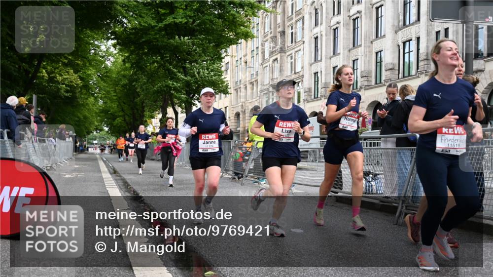 14.06.2026 - REWE Women's Run J. Mangold http://msf.ph/oto/9769421 14.06.2026 09:52:27 Ziel 10168, 10278, 10422, 10490, 10686, 10942, 11174, 11326, 11467, 11519 meine-sportfotos.de