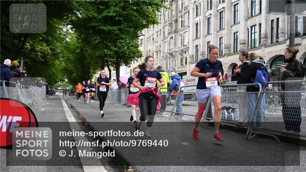 14.06.2026 - REWE Women's Run J. Mangold http://msf.ph/oto/9769440 14.06.2026 09:52:29 Ziel 10278, 10422, 10490, 10629, 10686, 10942, 11174, 11326, 11467, 11519 meine-sportfotos.de