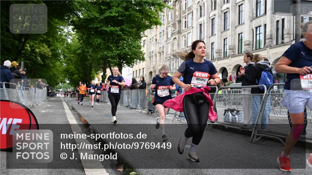 14.06.2026 - REWE Women's Run J. Mangold http://msf.ph/oto/9769449 14.06.2026 09:52:30 Ziel 10278, 10422, 10490, 10629, 10686, 10942, 11123, 11174, 11326, 11467, 11485, 11519 meine-sportfotos.de