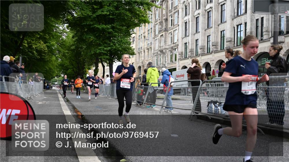 14.06.2026 - REWE Women's Run J. Mangold http://msf.ph/oto/9769457 14.06.2026 09:52:31 Ziel 10278, 10422, 10490, 10629, 10686, 10942, 11123, 11174, 11326, 11467, 11485, 11519 meine-sportfotos.de