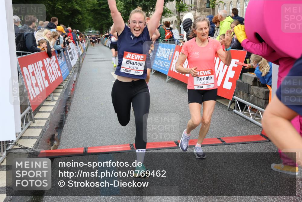14.06.2026 - REWE Women's Run Strokosch-Dieckow http://msf.ph/oto/9769462 14.06.2026 09:53:51 Ziel 10062, 10097, 10103, 10478, 10632, 10871, 10896, 10914, 11014, 11051, 11468 meine-sportfotos.de