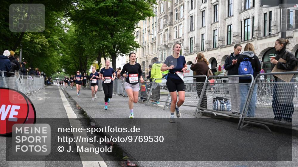 14.06.2026 - REWE Women's Run J. Mangold http://msf.ph/oto/9769530 14.06.2026 09:52:50 Ziel 10693, 10943, 11173, 11416, 11510 meine-sportfotos.de