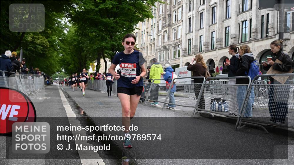 14.06.2026 - REWE Women's Run J. Mangold http://msf.ph/oto/9769574 14.06.2026 09:52:56 Ziel 10693, 10768, 11173, 11212, 11416 meine-sportfotos.de