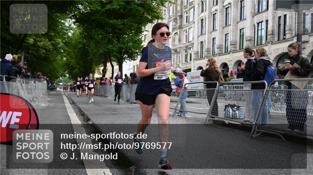 14.06.2026 - REWE Women's Run J. Mangold http://msf.ph/oto/9769577 14.06.2026 09:52:56 Ziel 10693, 10768, 11173, 11212, 11416 meine-sportfotos.de
