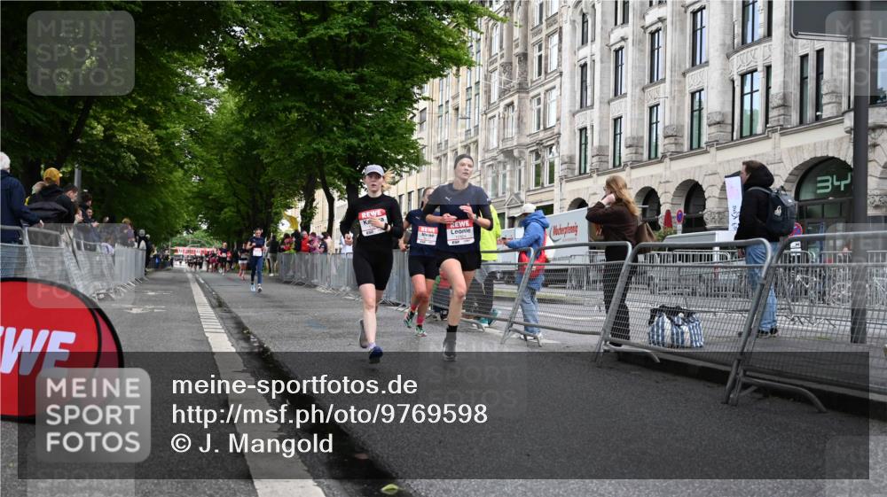 14.06.2026 - REWE Women's Run J. Mangold http://msf.ph/oto/9769598 14.06.2026 09:53:02 Ziel 10107, 10424, 10768, 11212, 11272 meine-sportfotos.de