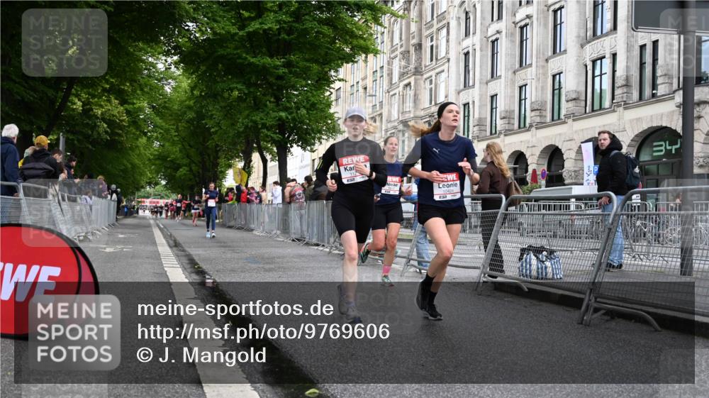 14.06.2026 - REWE Women's Run J. Mangold http://msf.ph/oto/9769606 14.06.2026 09:53:03 Ziel 10107, 10424, 10768, 11212, 11272, 11289 meine-sportfotos.de