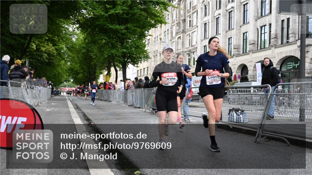 14.06.2026 - REWE Women's Run J. Mangold http://msf.ph/oto/9769609 14.06.2026 09:53:03 Ziel 10107, 10424, 10768, 11212, 11272, 11289 meine-sportfotos.de