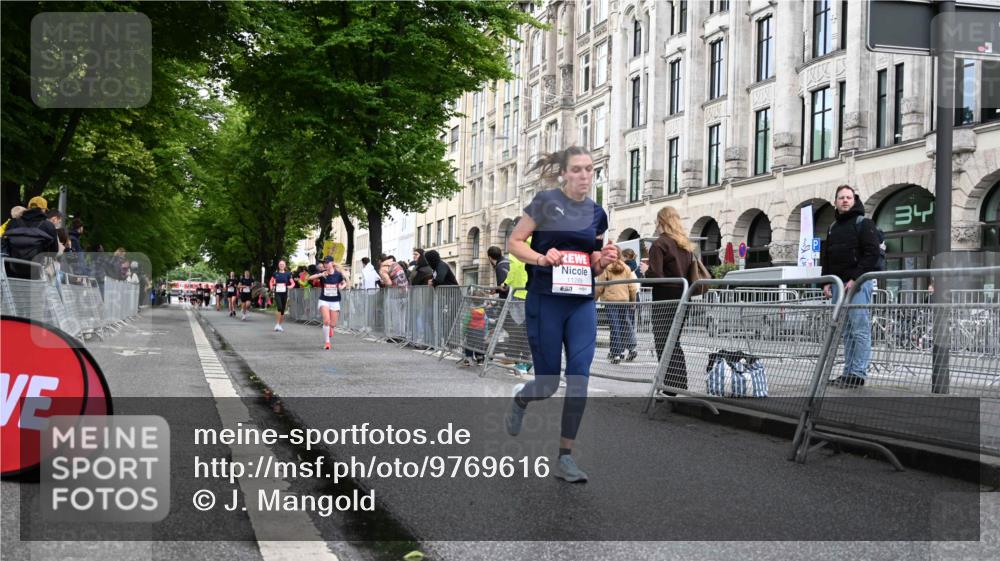 14.06.2026 - REWE Women's Run J. Mangold http://msf.ph/oto/9769616 14.06.2026 09:53:09 Ziel 10794, 11289 meine-sportfotos.de