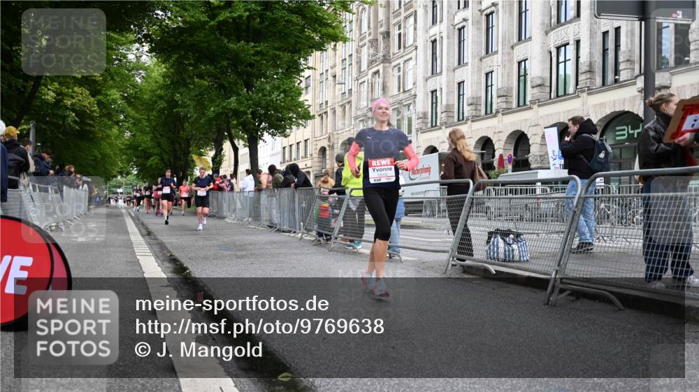 14.06.2026 - REWE Women's Run J. Mangold http://msf.ph/oto/9769638 14.06.2026 09:53:15 Ziel 10794, 10952, 11051 meine-sportfotos.de