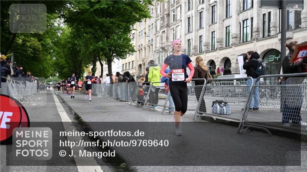 14.06.2026 - REWE Women's Run J. Mangold http://msf.ph/oto/9769640 14.06.2026 09:53:15 Ziel 10794, 10952, 11051 meine-sportfotos.de