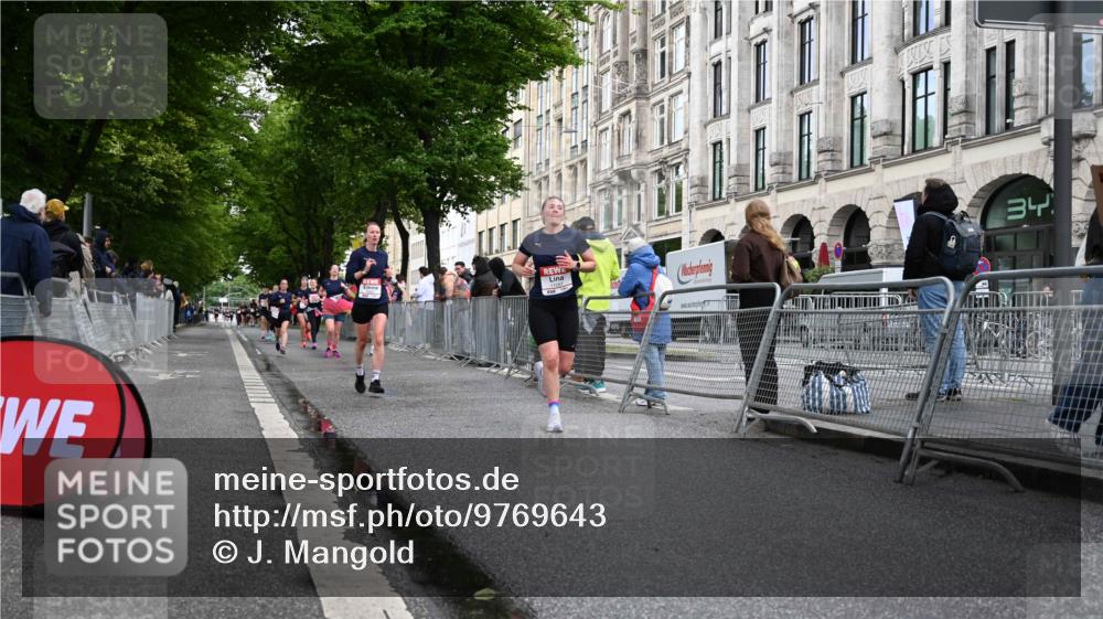 14.06.2026 - REWE Women's Run J. Mangold http://msf.ph/oto/9769643 14.06.2026 09:53:19 Ziel 10062, 10097, 10103, 10952, 11051 meine-sportfotos.de