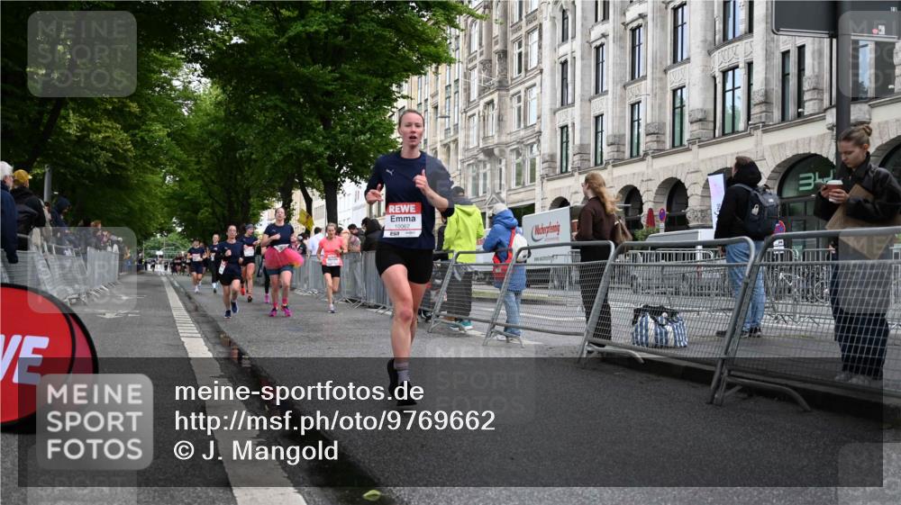14.06.2026 - REWE Women's Run J. Mangold http://msf.ph/oto/9769662 14.06.2026 09:53:22 Ziel 10062, 10097, 10103, 10632, 10914, 11051, 11468 meine-sportfotos.de
