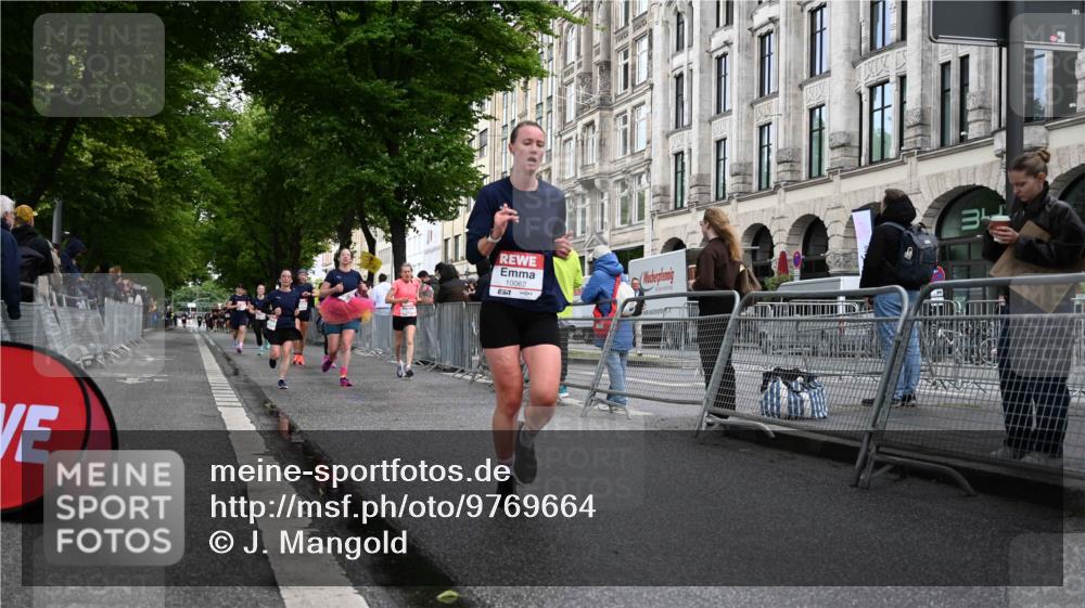 14.06.2026 - REWE Women's Run J. Mangold http://msf.ph/oto/9769664 14.06.2026 09:53:22 Ziel 10062, 10097, 10103, 10632, 10914, 11051, 11468 meine-sportfotos.de