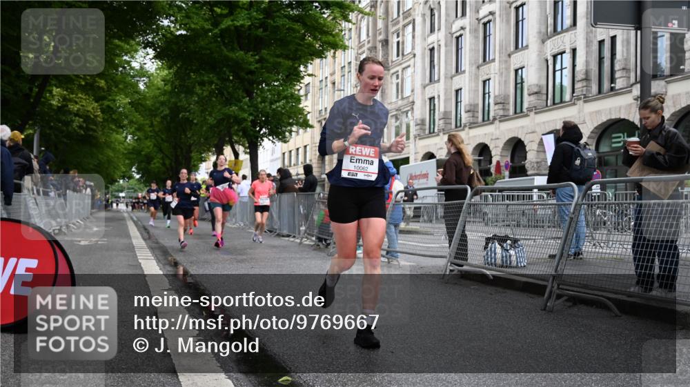 14.06.2026 - REWE Women's Run J. Mangold http://msf.ph/oto/9769667 14.06.2026 09:53:22 Ziel 10062, 10097, 10103, 10632, 10914, 11051, 11468 meine-sportfotos.de
