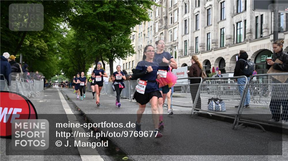 14.06.2026 - REWE Women's Run J. Mangold http://msf.ph/oto/9769677 14.06.2026 09:53:25 Ziel 10062, 10097, 10103, 10478, 10632, 10871, 10914, 11014, 11051, 11468 meine-sportfotos.de