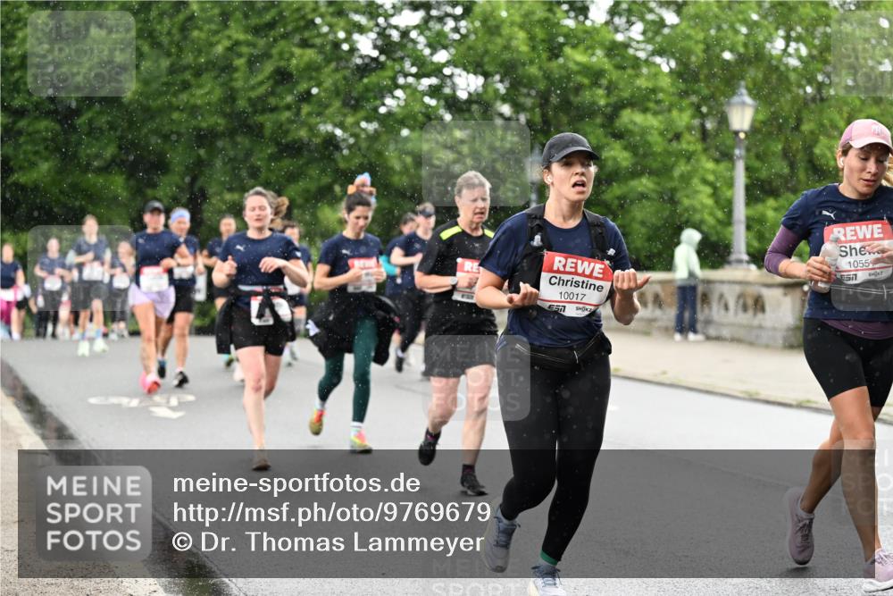 14.06.2026 - REWE Women's Run Dr. Thomas Lammeyer http://msf.ph/oto/9769679 14.06.2026 09:46:48 Laufen 10017, 10554, 7 meine-sportfotos.de