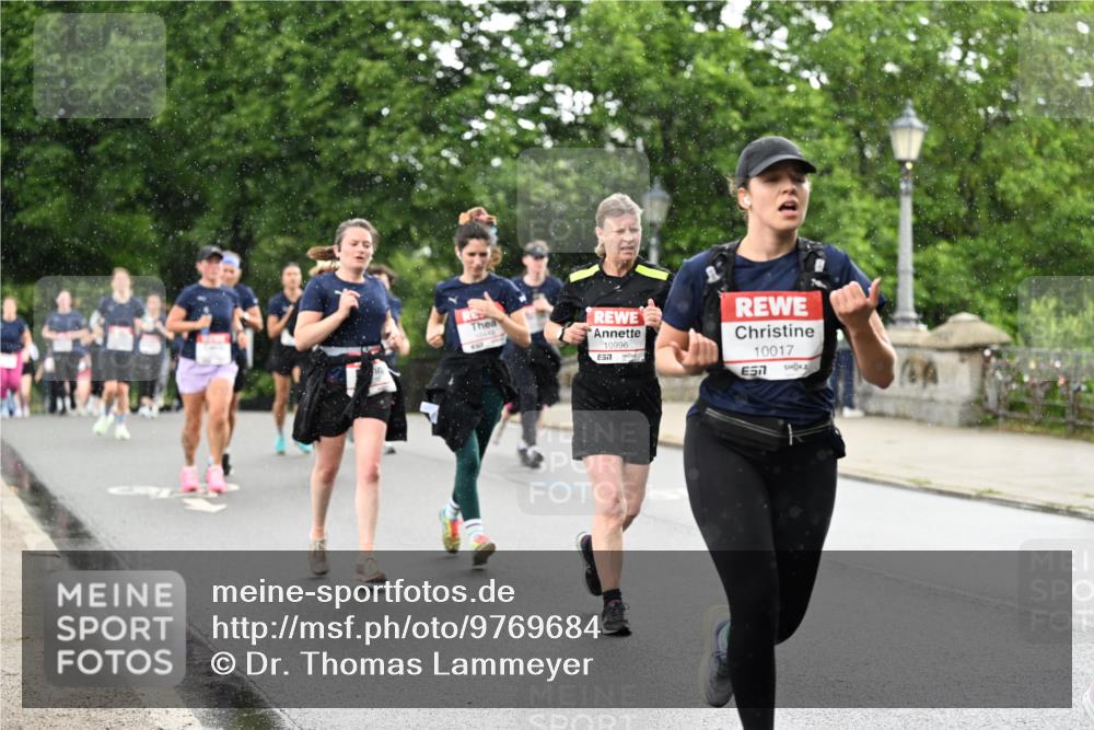 14.06.2026 - REWE Women's Run Dr. Thomas Lammeyer http://msf.ph/oto/9769684 14.06.2026 09:46:48 Laufen 10996, 7, 10017, 57 meine-sportfotos.de
