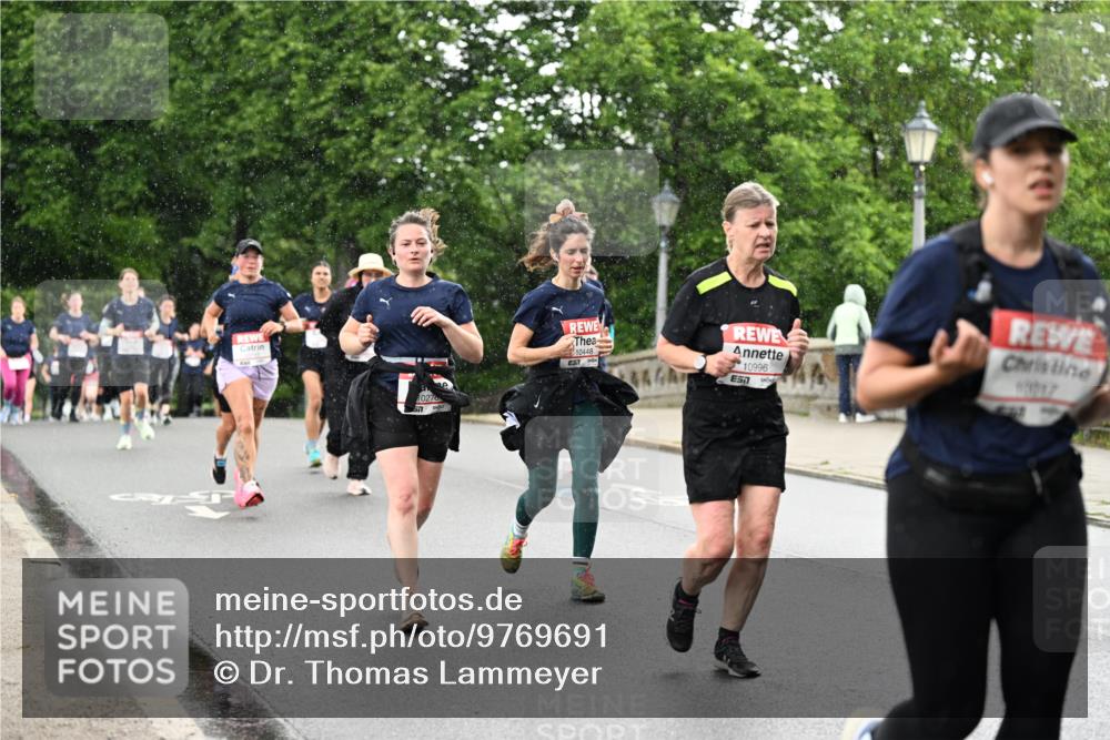 14.06.2026 - REWE Women's Run Dr. Thomas Lammeyer http://msf.ph/oto/9769691 14.06.2026 09:46:49 Laufen 10448, 44, 10996, 7 meine-sportfotos.de