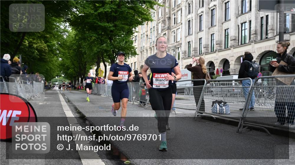14.06.2026 - REWE Women's Run J. Mangold http://msf.ph/oto/9769701 14.06.2026 09:53:29 Ziel 10097, 10103, 10478, 10632, 10871, 10896, 10914, 11014, 11468 meine-sportfotos.de