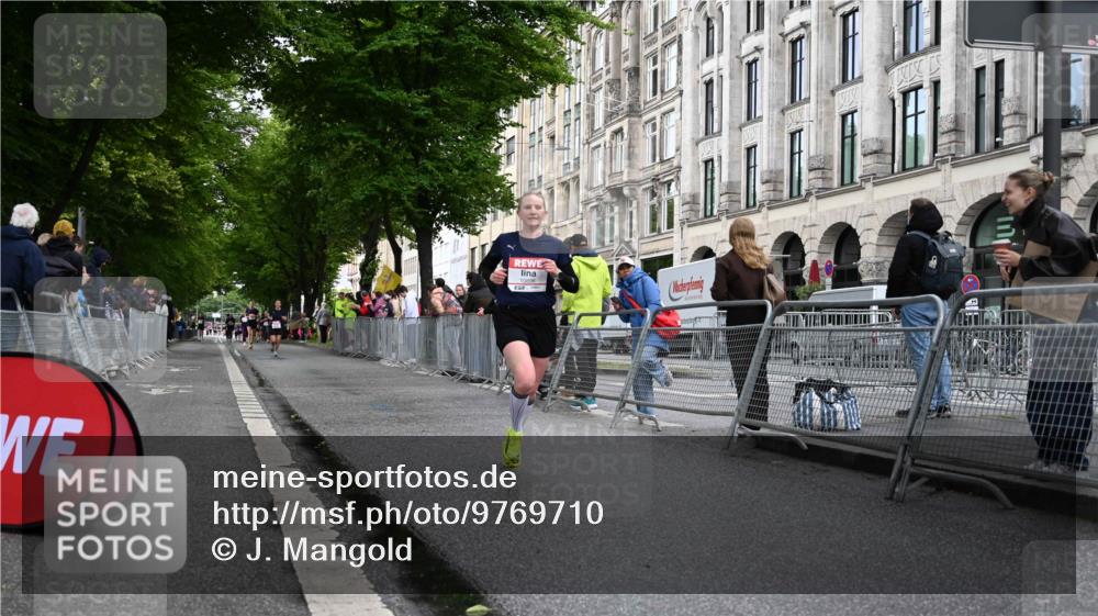 14.06.2026 - REWE Women's Run J. Mangold http://msf.ph/oto/9769710 14.06.2026 09:53:32 Ziel 10478, 10871, 10896, 11014 meine-sportfotos.de