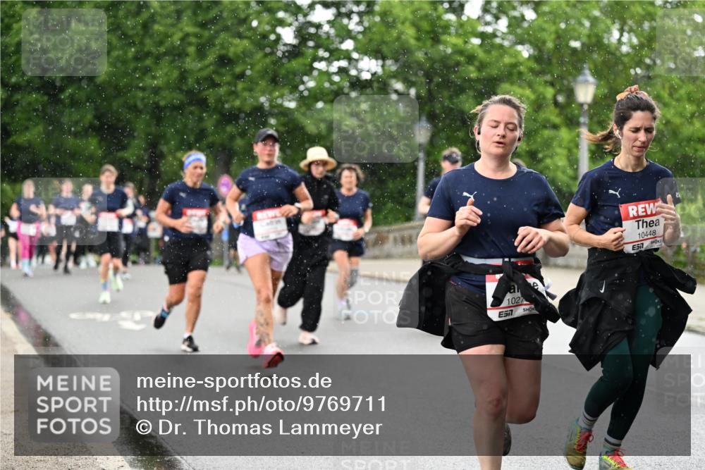 14.06.2026 - REWE Women's Run Dr. Thomas Lammeyer http://msf.ph/oto/9769711 14.06.2026 09:46:50 Laufen 1027, 10448 meine-sportfotos.de