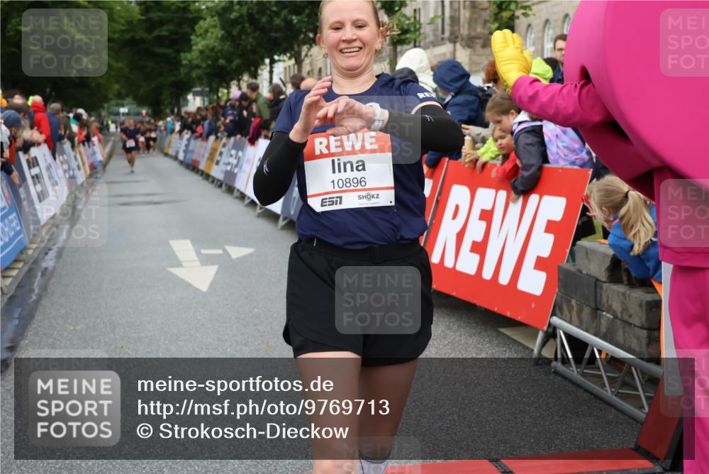 14.06.2026 - REWE Women's Run Strokosch-Dieckow http://msf.ph/oto/9769713 14.06.2026 09:53:55 Ziel 10478, 10632, 10871, 10896, 10914, 11014, 11468 meine-sportfotos.de