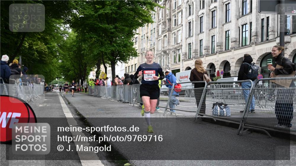 14.06.2026 - REWE Women's Run J. Mangold http://msf.ph/oto/9769716 14.06.2026 09:53:33 Ziel 10478, 10871, 10896, 11014 meine-sportfotos.de