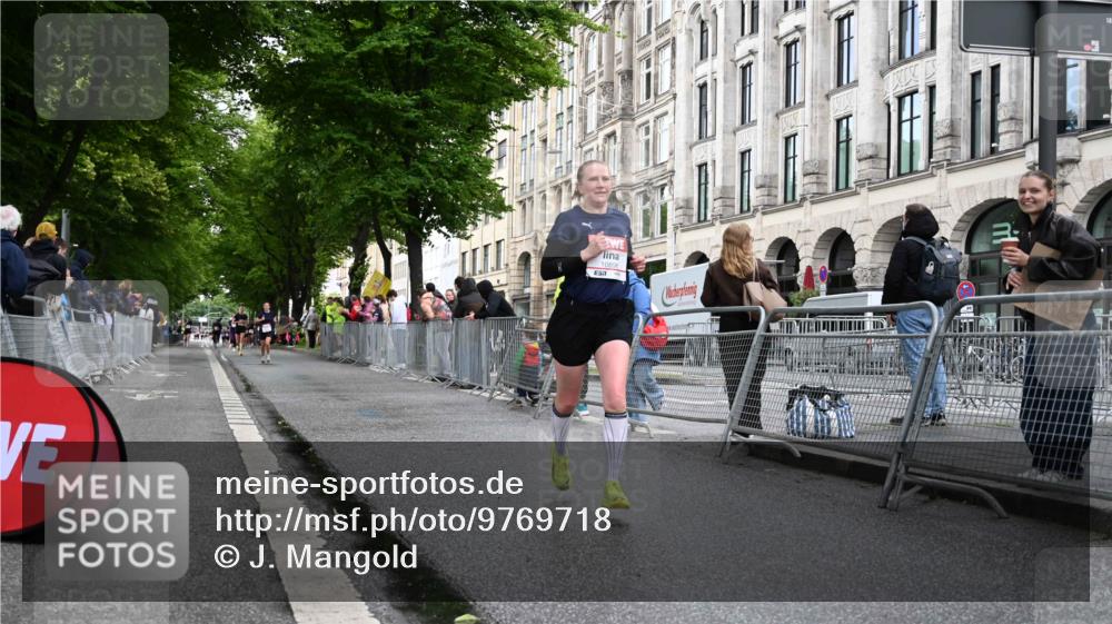 14.06.2026 - REWE Women's Run J. Mangold http://msf.ph/oto/9769718 14.06.2026 09:53:33 Ziel 10478, 10871, 10896, 11014 meine-sportfotos.de