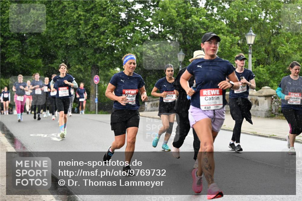 14.06.2026 - REWE Women's Run Dr. Thomas Lammeyer http://msf.ph/oto/9769732 14.06.2026 09:46:52 Laufen 1158, 10528, 51, 10719, 51, 11243 meine-sportfotos.de