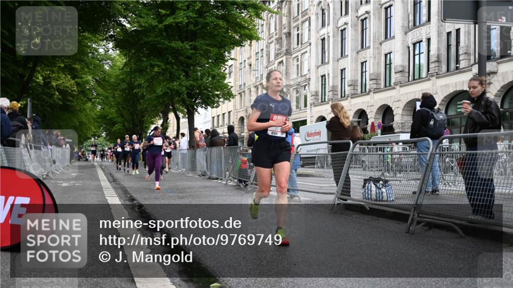 14.06.2026 - REWE Women's Run J. Mangold http://msf.ph/oto/9769749 14.06.2026 09:53:45 Ziel 10236, 10783, 10847, 11184, 11315, 11389, 11429 meine-sportfotos.de