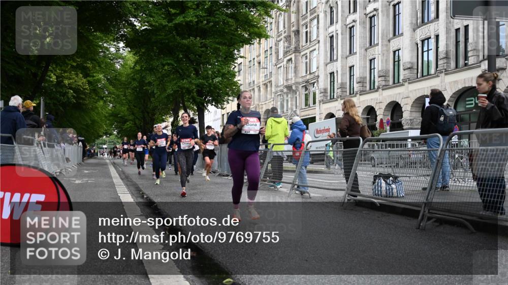 14.06.2026 - REWE Women's Run J. Mangold http://msf.ph/oto/9769755 14.06.2026 09:53:48 Ziel 10236, 10334, 10778, 10783, 11049, 11050, 11184, 11315, 11387, 11389, 11429, 11433 meine-sportfotos.de