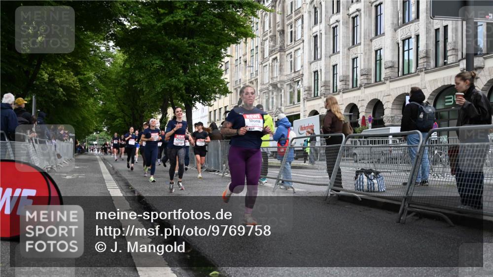 14.06.2026 - REWE Women's Run J. Mangold http://msf.ph/oto/9769758 14.06.2026 09:53:48 Ziel 10236, 10334, 10778, 10783, 11049, 11050, 11184, 11315, 11387, 11389, 11429, 11433 meine-sportfotos.de