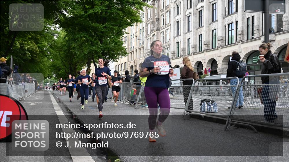 14.06.2026 - REWE Women's Run J. Mangold http://msf.ph/oto/9769765 14.06.2026 09:53:48 Ziel 10236, 10334, 10778, 10783, 11049, 11050, 11184, 11315, 11387, 11389, 11429, 11433 meine-sportfotos.de
