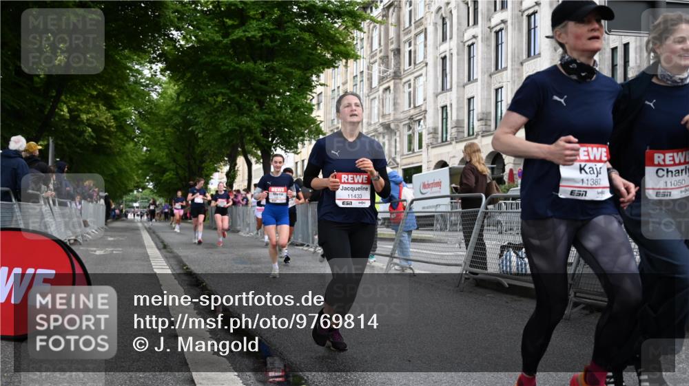 14.06.2026 - REWE Women's Run J. Mangold http://msf.ph/oto/9769814 14.06.2026 09:53:53 Ziel 10012, 10236, 10334, 10356, 10363, 10434, 10778, 10783, 11049, 11050, 11387, 11389, 11395, 11429, 11433, 11502 meine-sportfotos.de