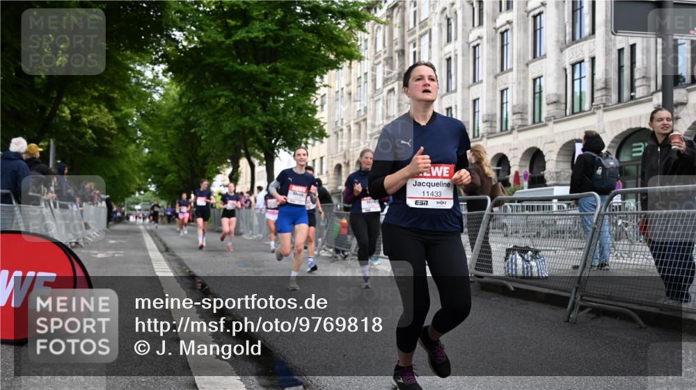 14.06.2026 - REWE Women's Run J. Mangold http://msf.ph/oto/9769818 14.06.2026 09:53:53 Ziel 10012, 10236, 10334, 10356, 10363, 10434, 10778, 10783, 11049, 11050, 11387, 11389, 11395, 11429, 11433, 11502 meine-sportfotos.de