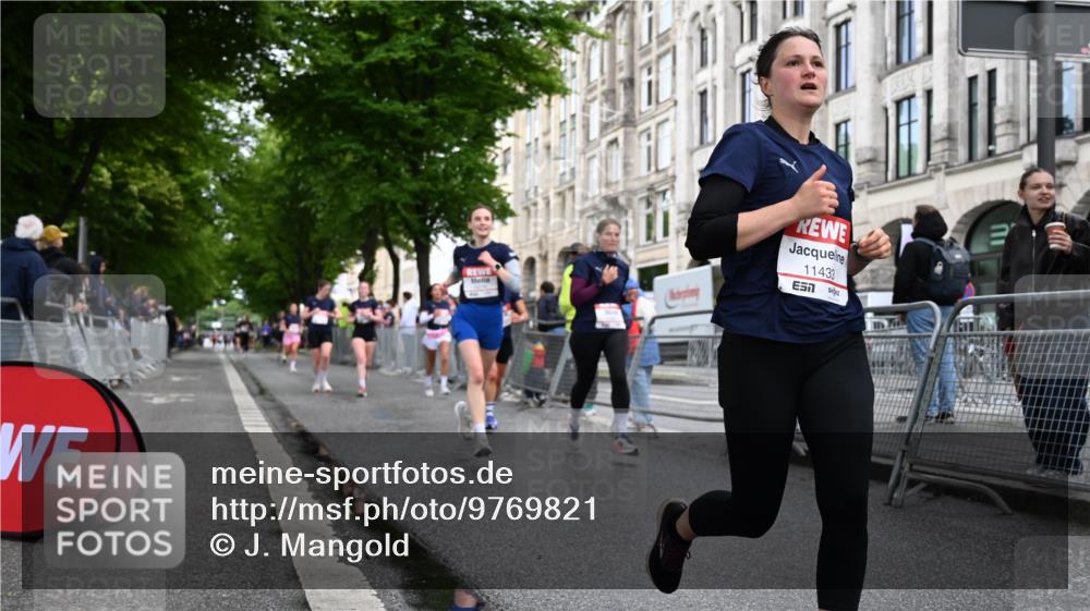 14.06.2026 - REWE Women's Run J. Mangold http://msf.ph/oto/9769821 14.06.2026 09:53:54 Ziel 10012, 10334, 10356, 10363, 10434, 10778, 10783, 11049, 11050, 11387, 11389, 11395, 11429, 11433, 11502 meine-sportfotos.de