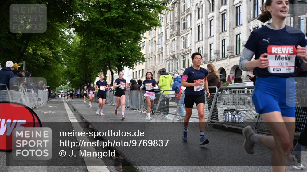 14.06.2026 - REWE Women's Run J. Mangold http://msf.ph/oto/9769837 14.06.2026 09:53:55 Ziel 10012, 10334, 10356, 10363, 10434, 10778, 10783, 11049, 11050, 11387, 11395, 11429, 11433, 11502 meine-sportfotos.de