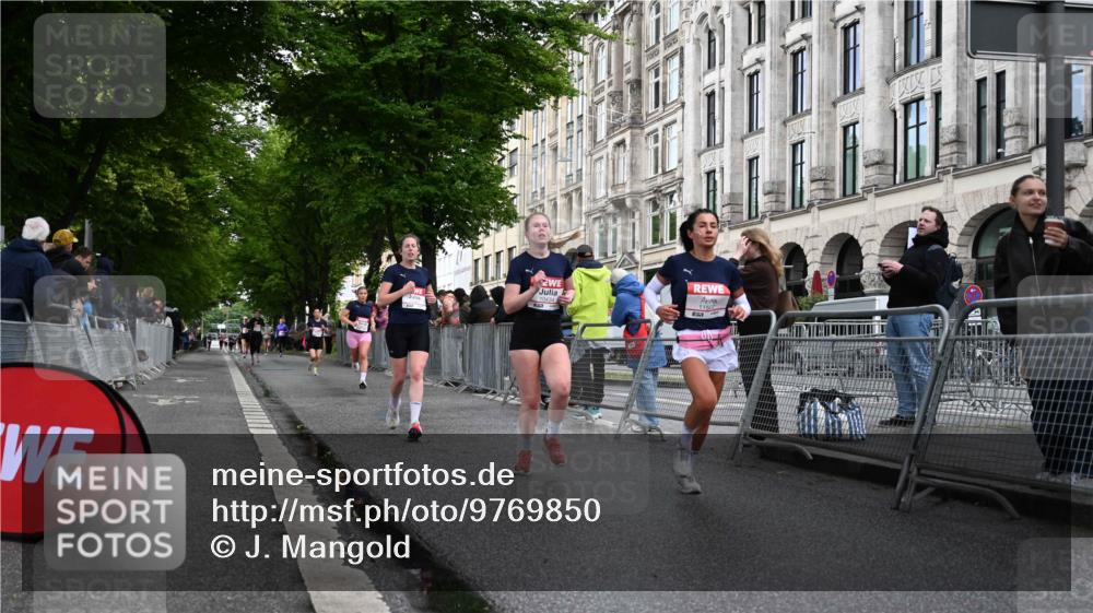 14.06.2026 - REWE Women's Run J. Mangold http://msf.ph/oto/9769850 14.06.2026 09:53:56 Ziel 10012, 10334, 10356, 10363, 10434, 10778, 11049, 11050, 11387, 11395, 11433, 11502 meine-sportfotos.de