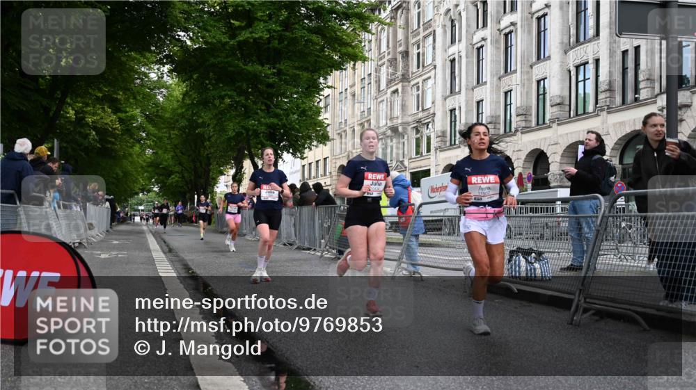 14.06.2026 - REWE Women's Run J. Mangold http://msf.ph/oto/9769853 14.06.2026 09:53:57 Ziel 10012, 10356, 10363, 10434, 10778, 10899, 11395, 11433, 11502 meine-sportfotos.de