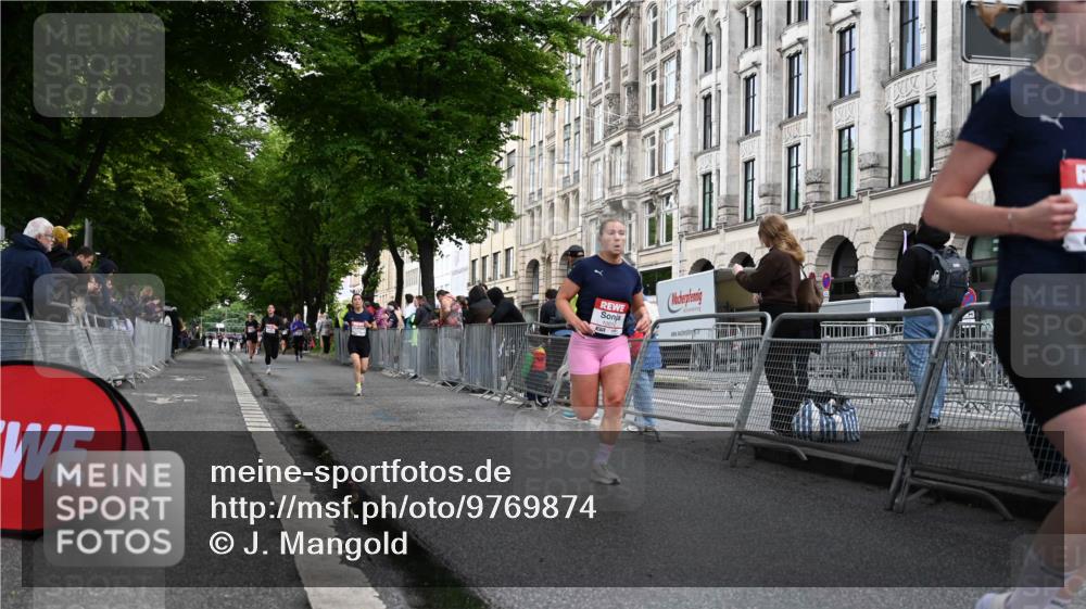 14.06.2026 - REWE Women's Run J. Mangold http://msf.ph/oto/9769874 14.06.2026 09:53:59 Ziel 10012, 10356, 10363, 10434, 10899, 11395, 11502 meine-sportfotos.de