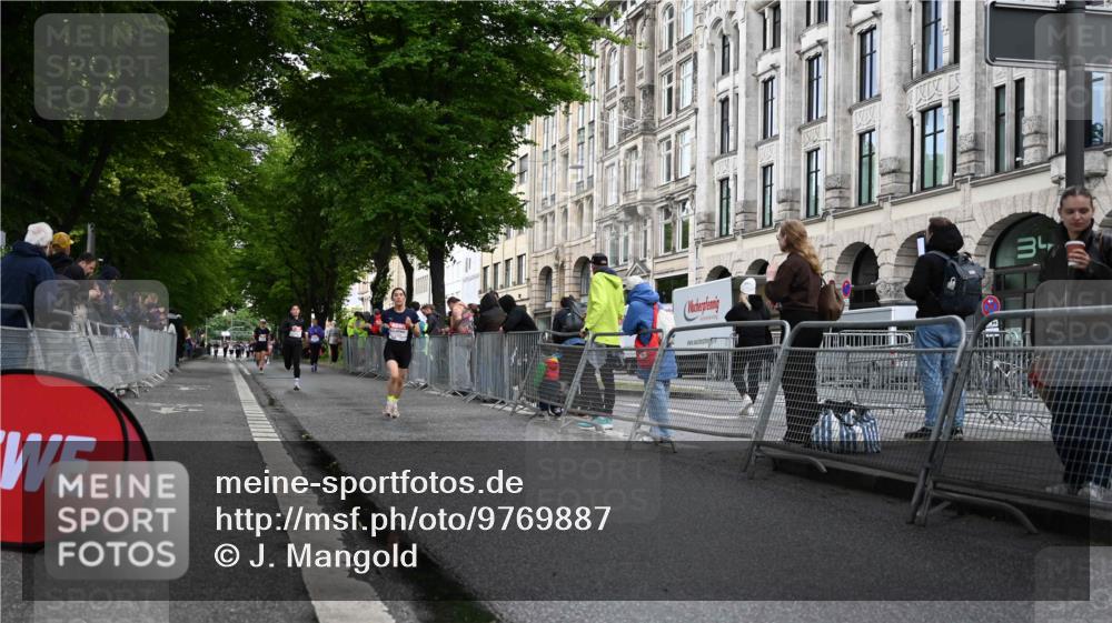 14.06.2026 - REWE Women's Run J. Mangold http://msf.ph/oto/9769887 14.06.2026 09:54:00 Ziel 10012, 10235, 10434, 10899, 11395, 11502 meine-sportfotos.de