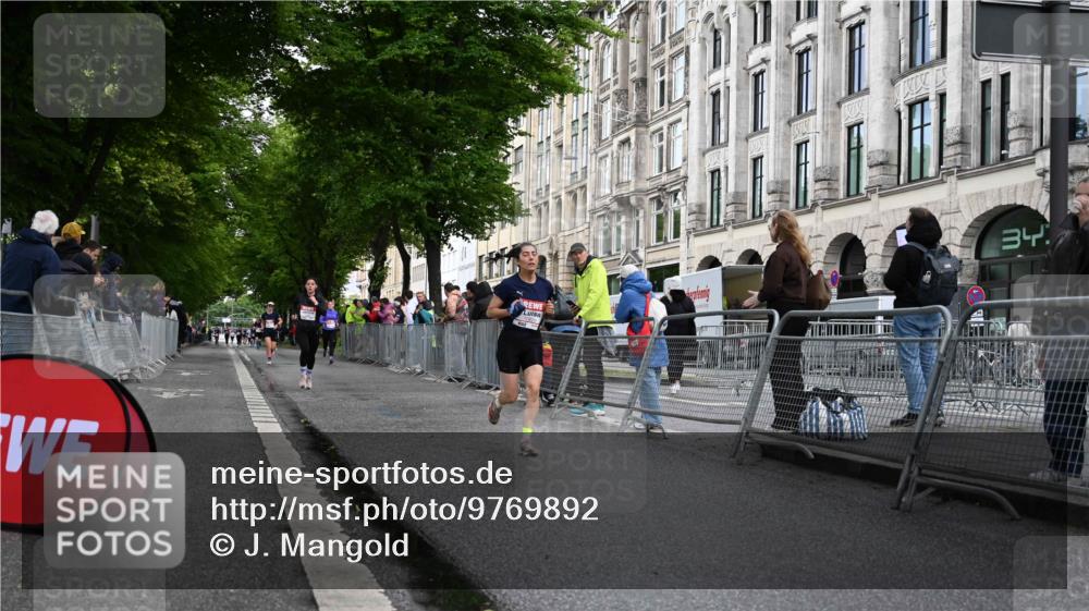 14.06.2026 - REWE Women's Run J. Mangold http://msf.ph/oto/9769892 14.06.2026 09:54:02 Ziel 10012, 10235, 10899, 11395 meine-sportfotos.de