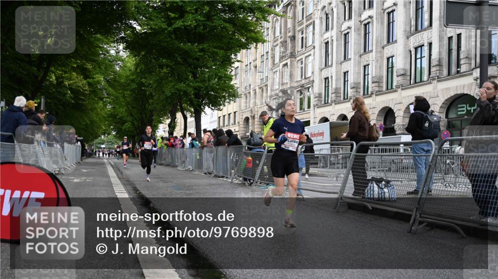 14.06.2026 - REWE Women's Run J. Mangold http://msf.ph/oto/9769898 14.06.2026 09:54:03 Ziel 10012, 10235, 10899 meine-sportfotos.de