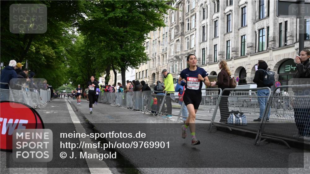 14.06.2026 - REWE Women's Run J. Mangold http://msf.ph/oto/9769901 14.06.2026 09:54:03 Ziel 10012, 10235, 10899 meine-sportfotos.de