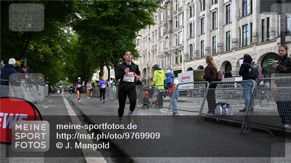 14.06.2026 - REWE Women's Run J. Mangold http://msf.ph/oto/9769909 14.06.2026 09:54:05 Ziel 10235, 10299, 10704, 10899 meine-sportfotos.de